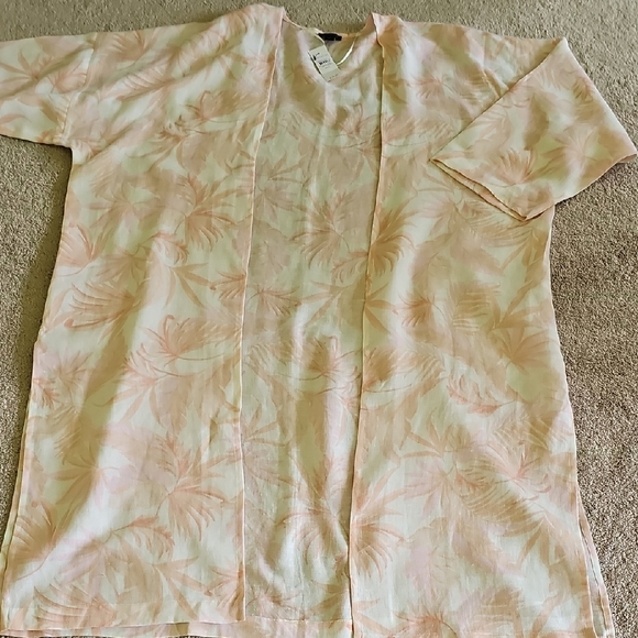 Ann Taylor Peach and Cream Blouse - Picture 3 of 8